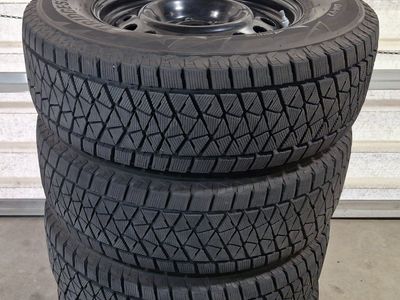 Honda Pilot Bridgestone Blizzak DM-V2 235 70R 16