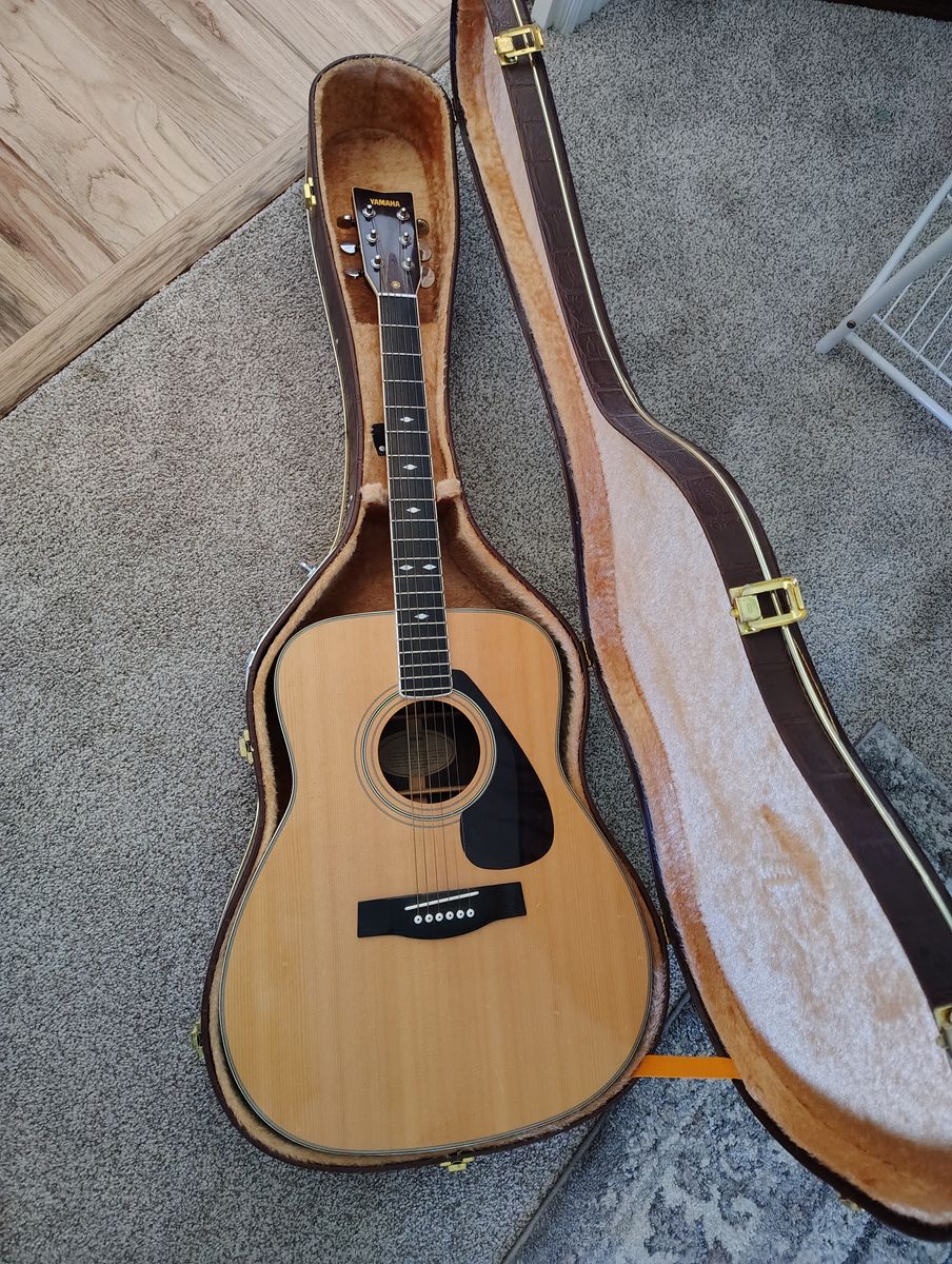 Yamaha Steel String Guitar