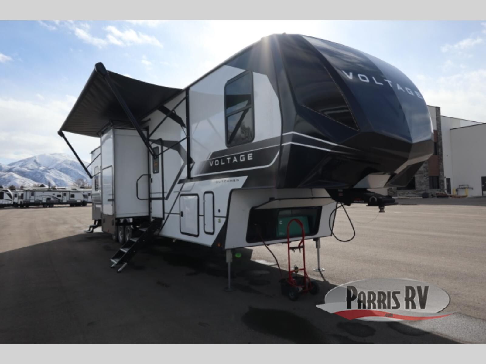 New 2025 Dutchmen RV Voltage Triton 4013