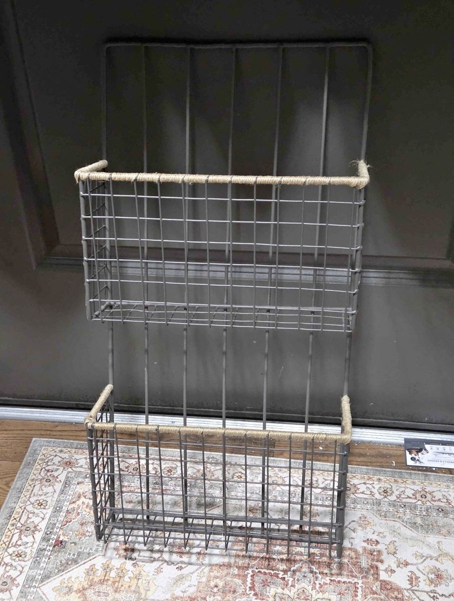 Hanging double basket