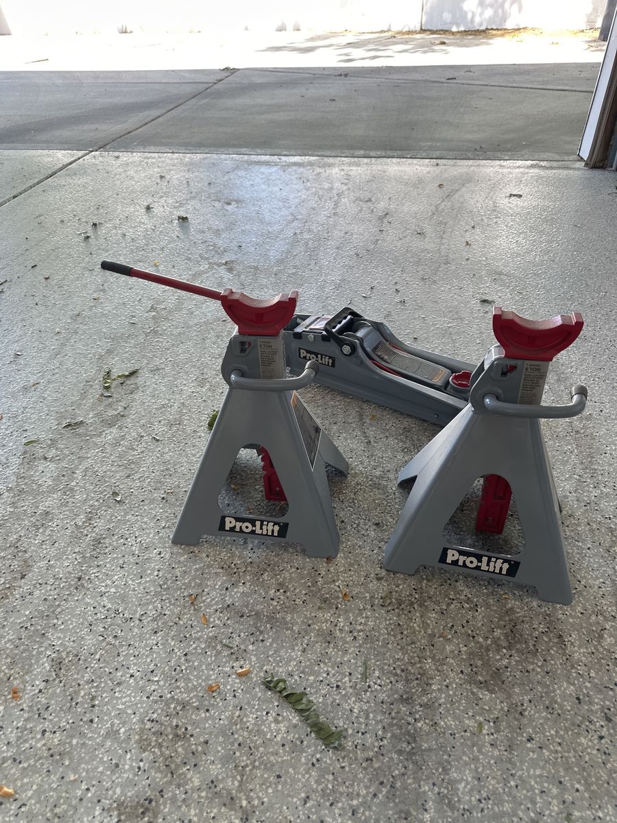 Pro-Lift 6-Ton Jack Stands + Floor Jack (Jack Needs Repair)