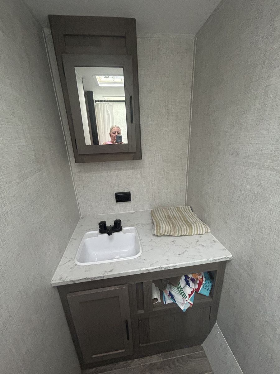 Main image 7