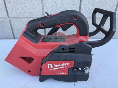 Milwaukee 2826-20 18V Chainsaw Body - NO BAR/CHAIN