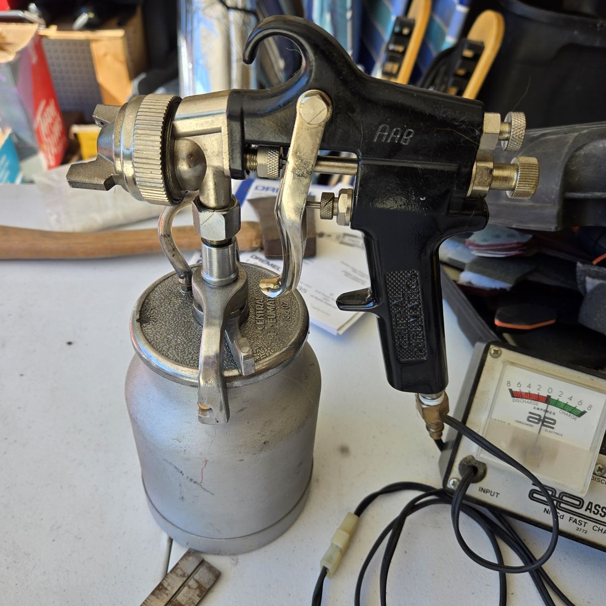 Central Pneumatic AA9 35 oz. Gravity Feed Spray Gun with Canister - Used