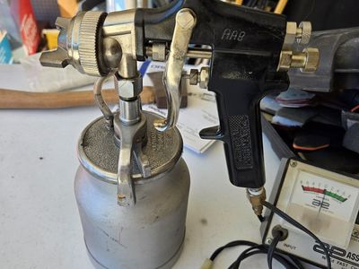 Central Pneumatic AA9 35 oz. Gravity Feed Spray Gun with Canister - Used