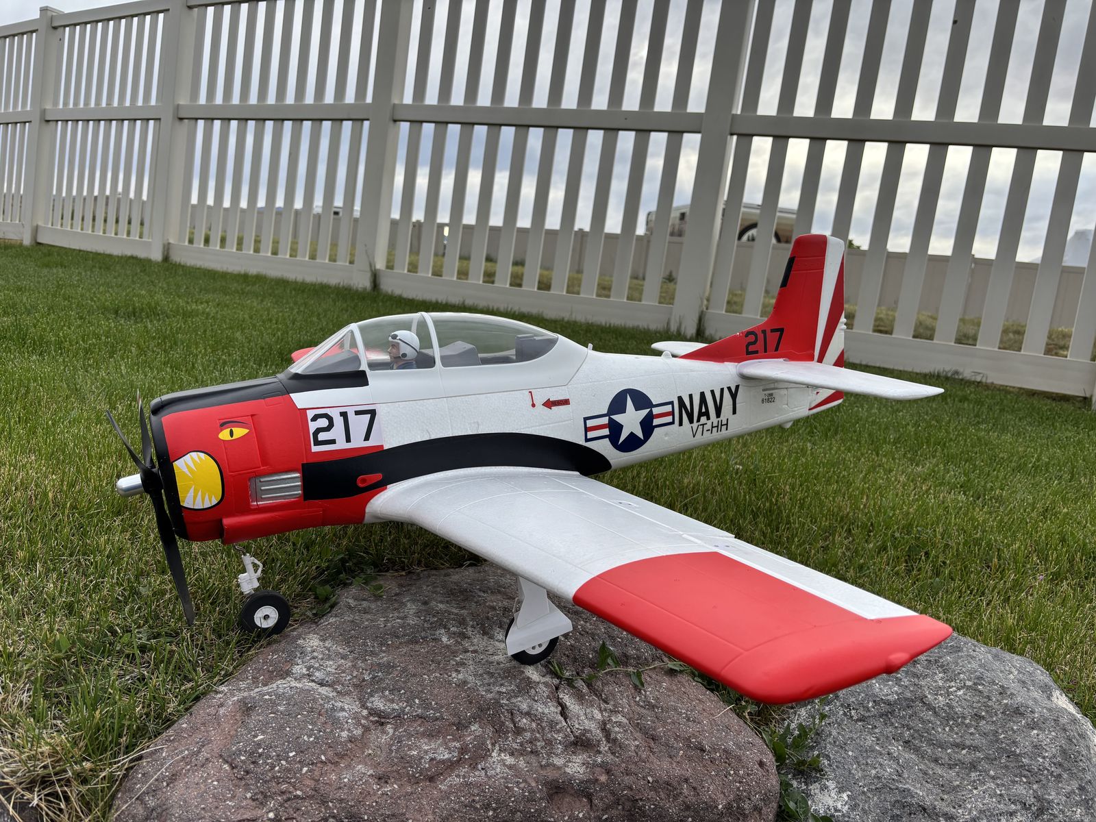T-28 Trojan 1.2m BNF E-flite