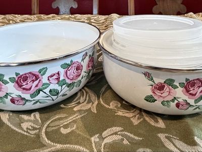 5 vintage metal/porcelain nesting bowls