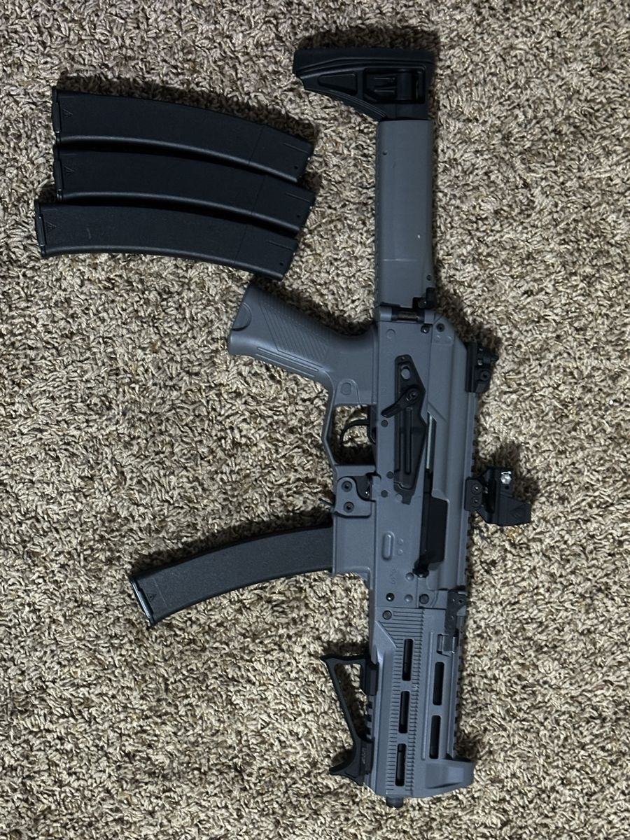Main image 3