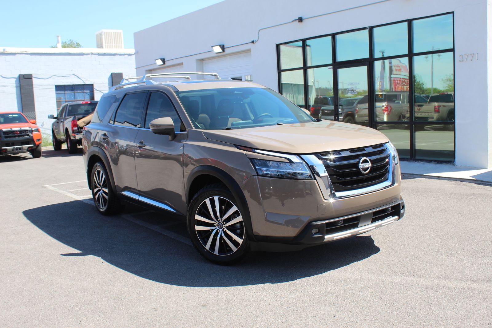 2023 Nissan Pathfinder Platinum