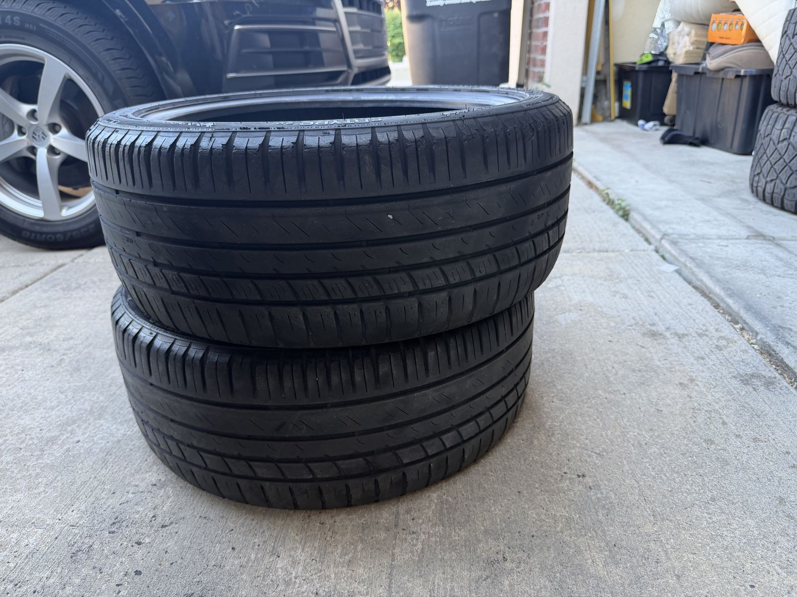 PAIR ONLY: (2) 225/40R18 Nokian All-Season Tires