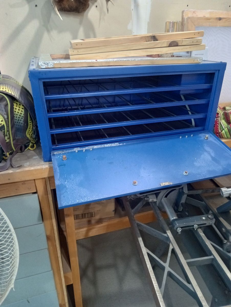 T-shirt screen printing machine