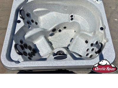 Arctic Spa Fox 7' x 5 1/2' Refurbished
