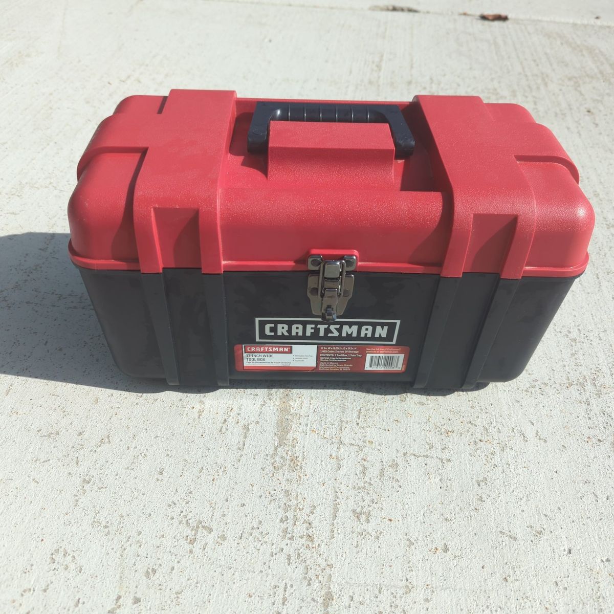 Craftsman 17-in tool box