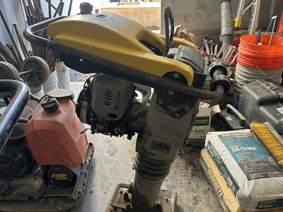 Walker Neuson jumping jack