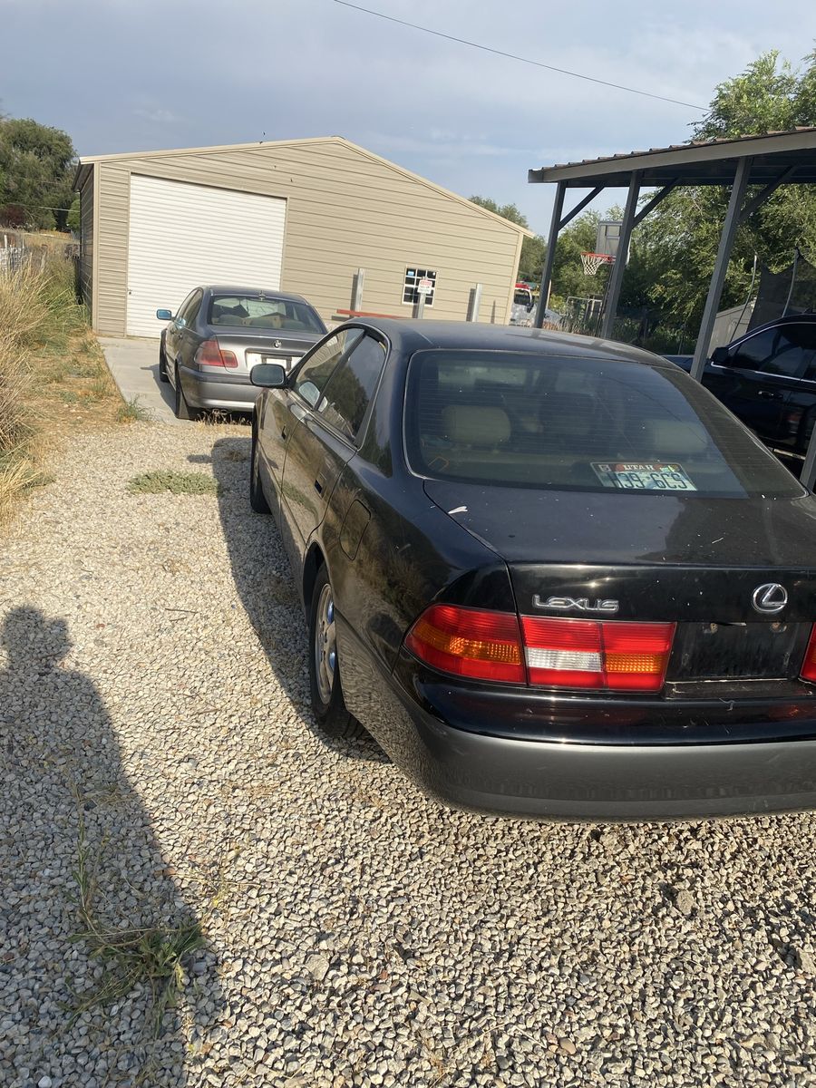 1997 Lexus ES Base