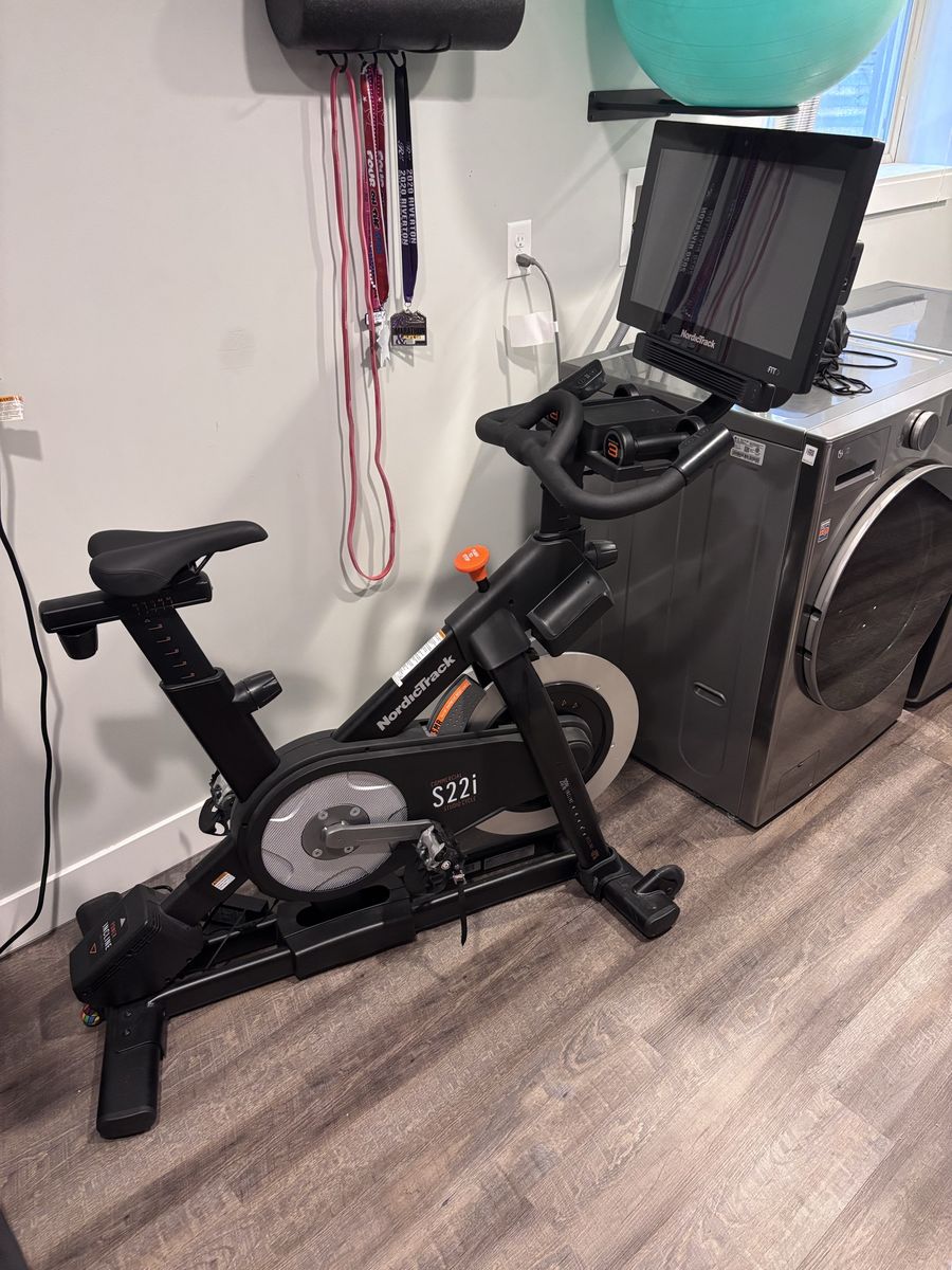 NordicTrack Commercial S22i Studio Cycle Exercise Bike